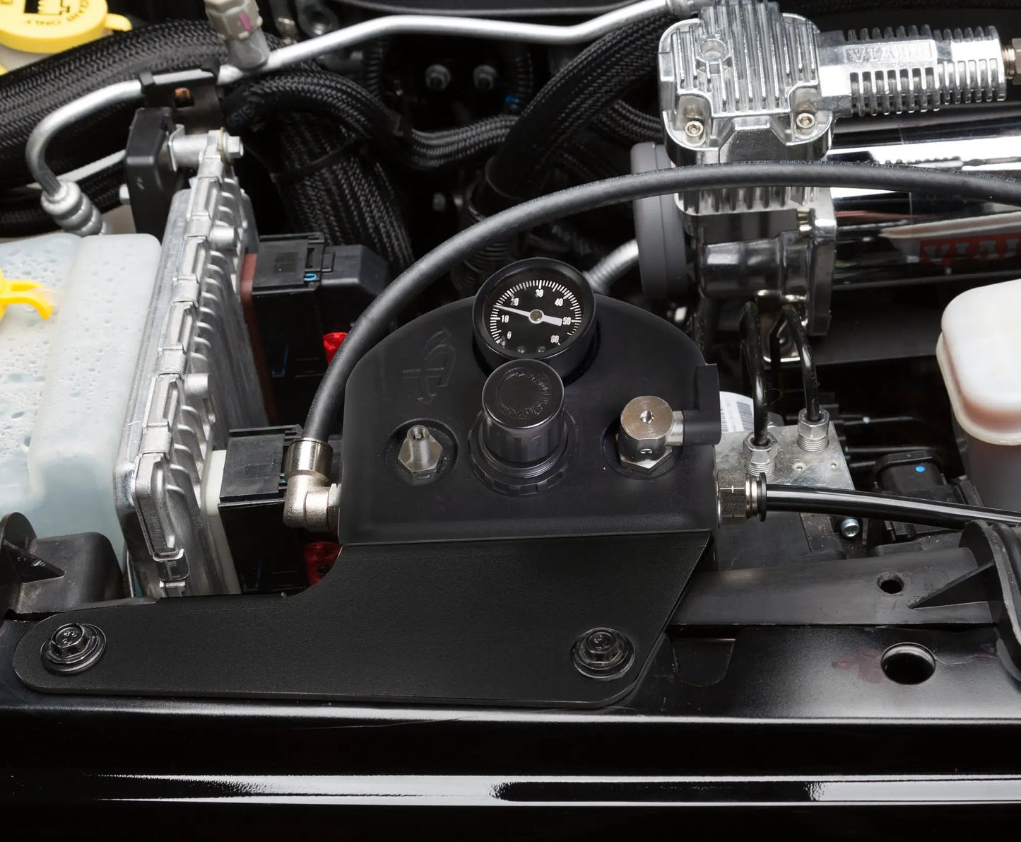 UDA 4 Tire Inflation System - Engine Mount With Box, Fittings, Hoses & Storage Bag - Black by UDA