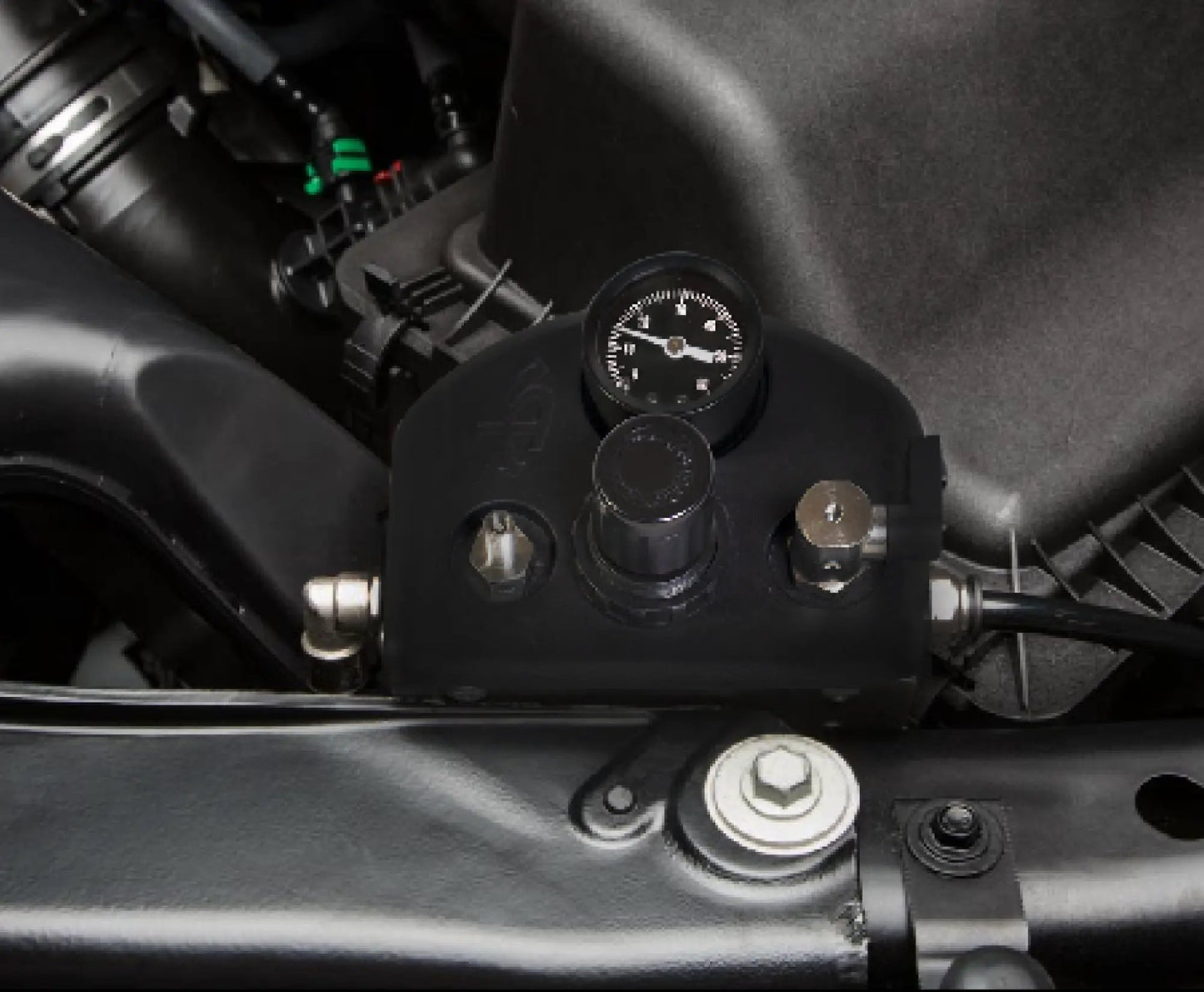 UDA 4 Tire Inflation System - Ford Engine Mount With Box, Fittings, Hoses & Storage Bag - Black by UDA