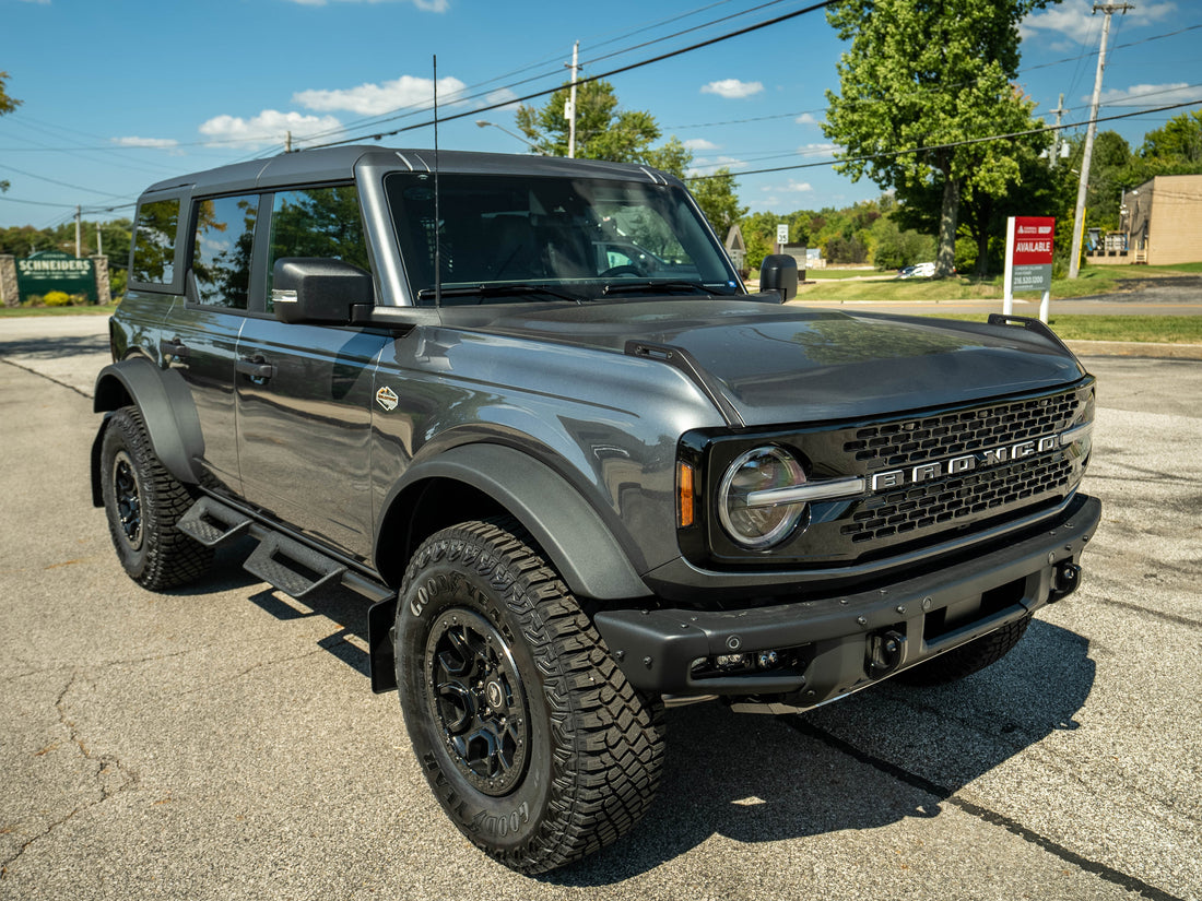2024 FORD Bronco Gris A52373