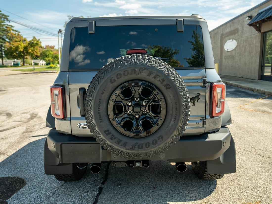 2024 FORD Bronco Gris A52373