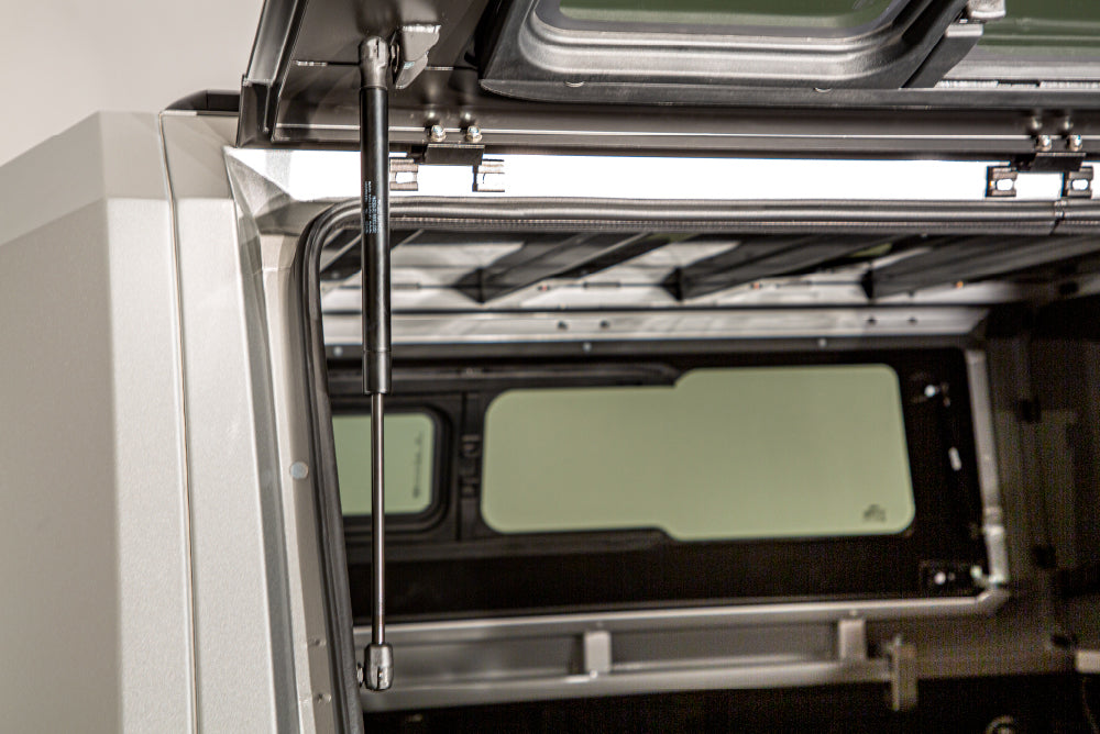 RSI SmartCap Tundra Truck Bed Cap SmartCap EVOa Adventure Matte Black For 07-21 Toyota Tundra 5.5 Foot Short Bed SmartCap
