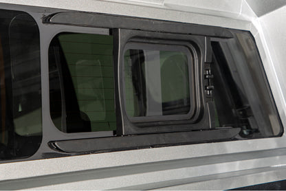 RSI SmartCap Tundra Truck Bed Cap SmartCap EVOa Adventure Matte Black For 07-21 Toyota Tundra 5.5 Foot Short Bed SmartCap