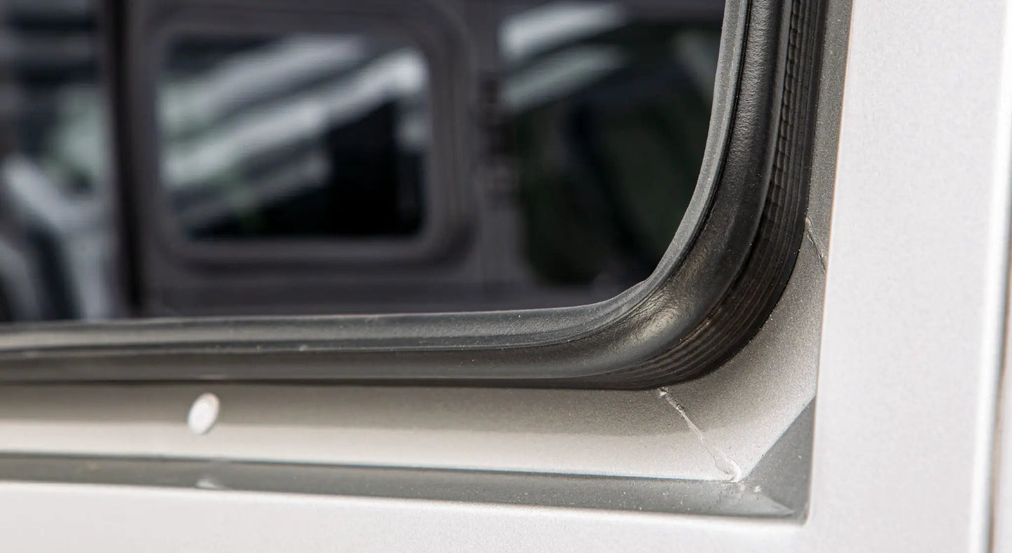 RSI SmartCap Tacoma Truck Bed Cap SmartCap EVOc Commercial White For 24-26 Toyota Tacoma 6 Foot Standard Bed RSI SmartCap by RSI SmartCap