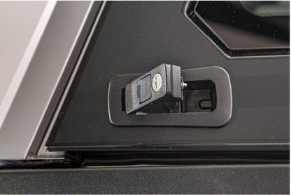 Крышка кузова SmartCap Edge Defender белая для Chevrolet Silverado/Sierra 1500 2019-2026 годов с кузовом 6,5 футов (стандартная длина)