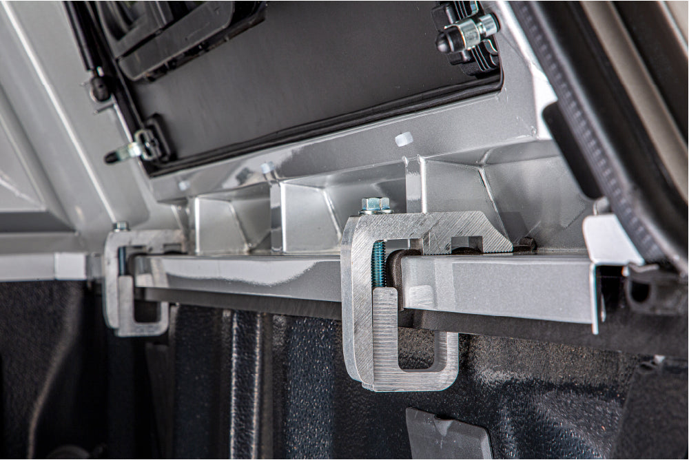 Крышка кузова SmartCap Edge Defender белая для Chevrolet Silverado/Sierra 1500 2019-2026 годов с кузовом 6,5 футов (стандартная длина)