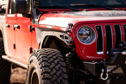 DV8 Offroad FDGL-03 is a 4pc fender deletion kit for the 20-22 Jeep Gladiator JT. Constructed from steel and protected with a multi stage powder coat the FDGL-03 offers maximum body clearance on the trail with no restriction to wheel travel by DV8 Offroad
