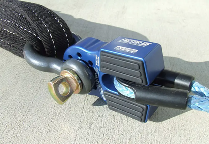 Factor 55 The FlatLink shackle mount is the Industry?s first folding shackle mount for recovery winches that eliminates the conventional winch hook and provides a precision shackle mounting hole by Factor 55