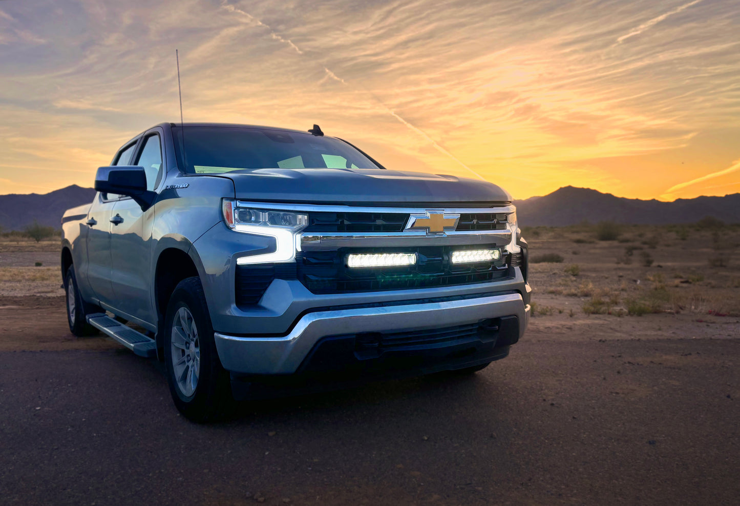TRIPLE-R-LIGHTS Chevrolet Silverado 1500 LT Grille Kit with LR-1000