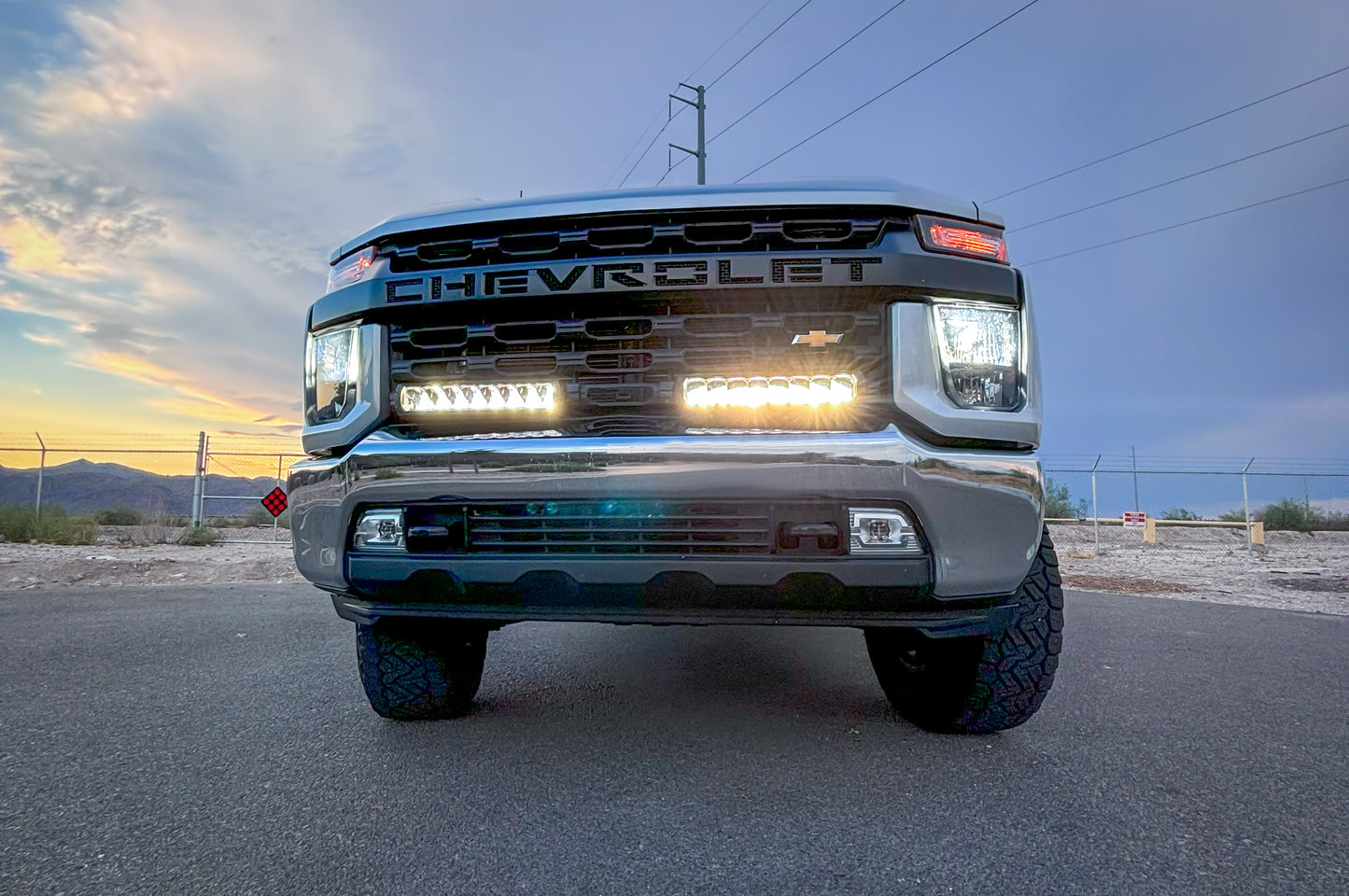 TRIPLE-R-LIGHTS Chevrolet Silverado 2500/3500 LT Grille Kit with LR-1000