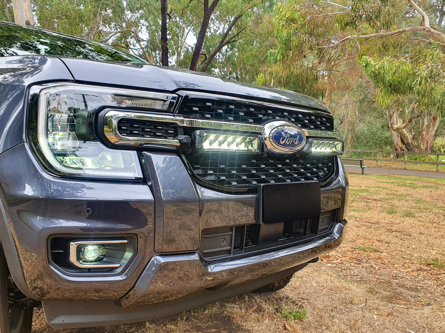 TRIPLE-R-LIGHTS Ford Ranger XL, XLT and Lariat Grille Kit with LR-850
