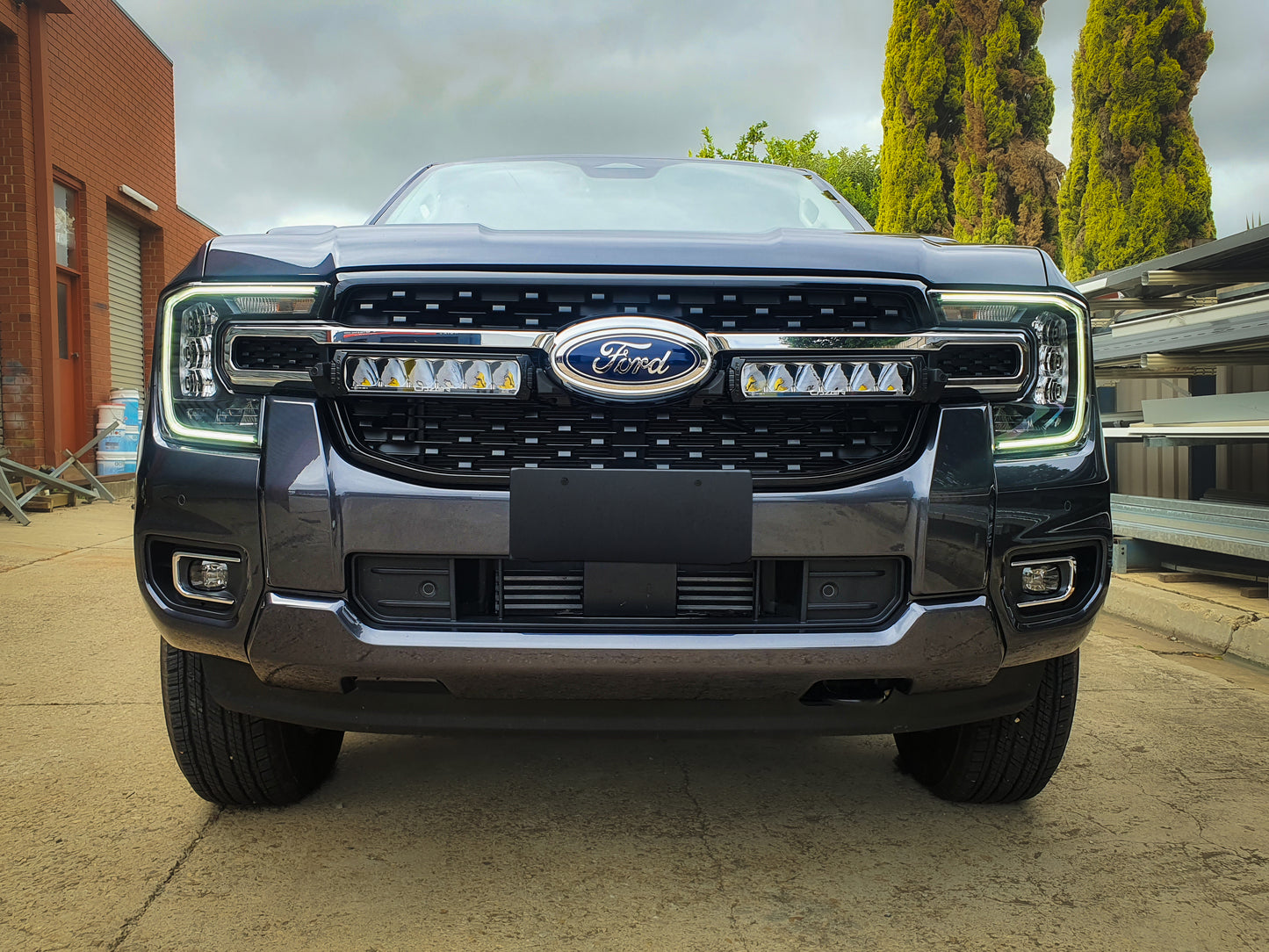 TRIPLE-R-LIGHTS Ford Ranger XL, XLT and Lariat Grille Kit with LR-850 Elite