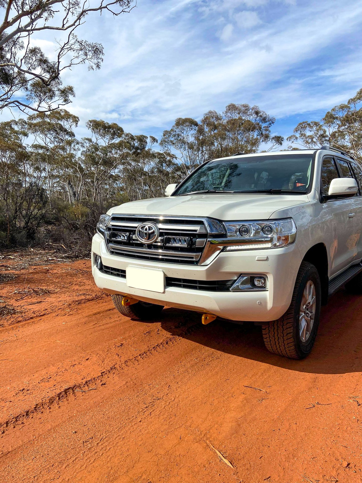 TRIPLE-R-LIGHTS Toyota Land Cruiser 200 Series Grille Kit with LR-750 Elite