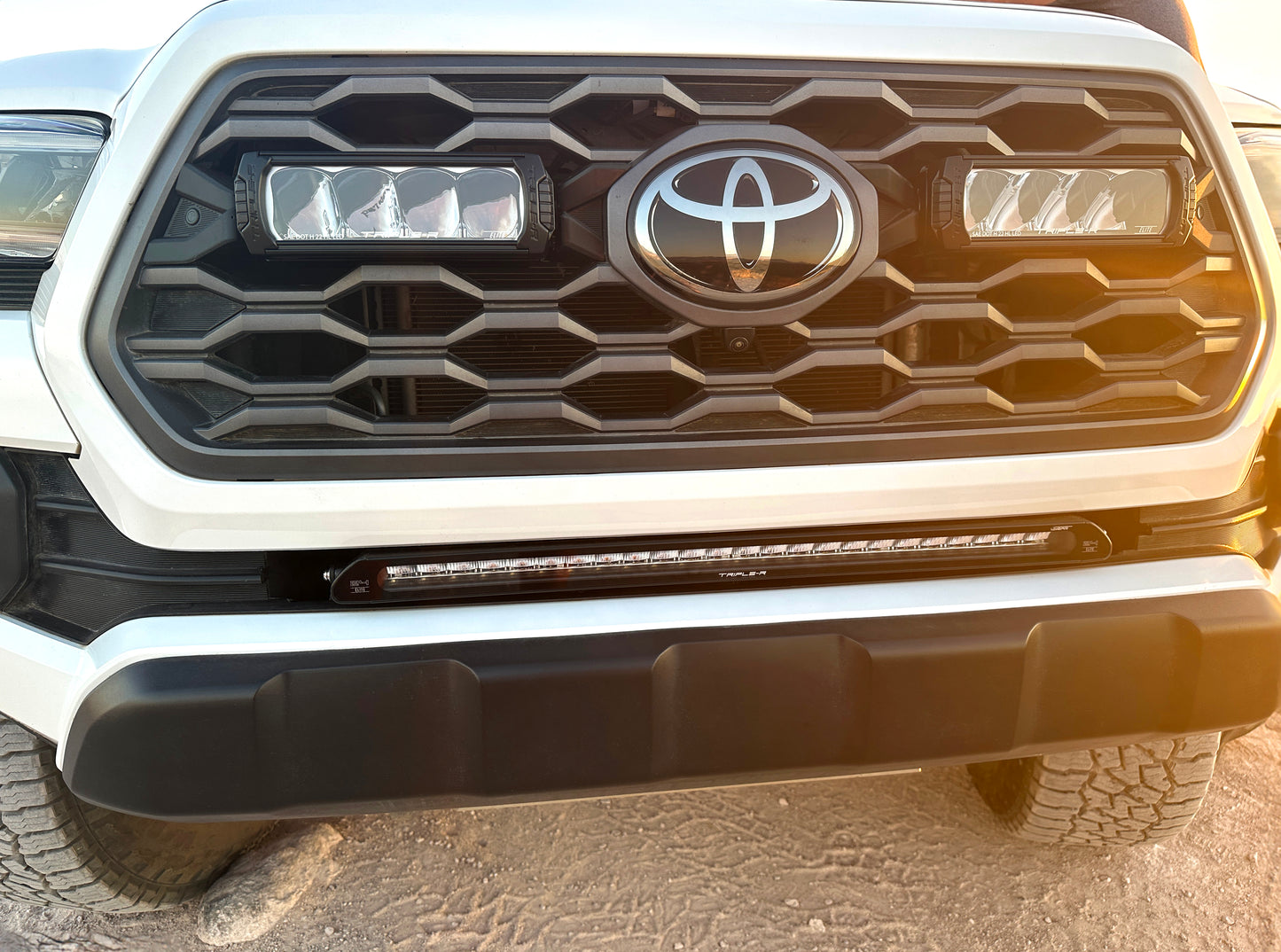 TRIPLE-R-LIGHTS Toyota Tacoma TRD Sport/Offroad Grille Kit with LR-750 Elite