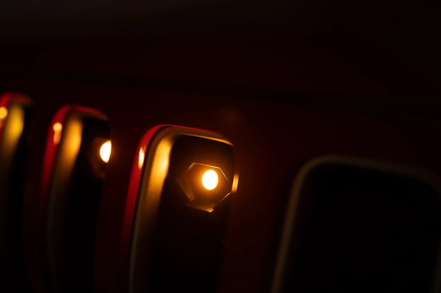 DV8 Offroad Set of three amber accent lights that install inside the front grill of the 20+ Jeep Gladiator JT. The mounting bracket is constructed from steel & powder coated & the LED lights allow your vehicle to be seen easier in low situations by DV8 Offroad