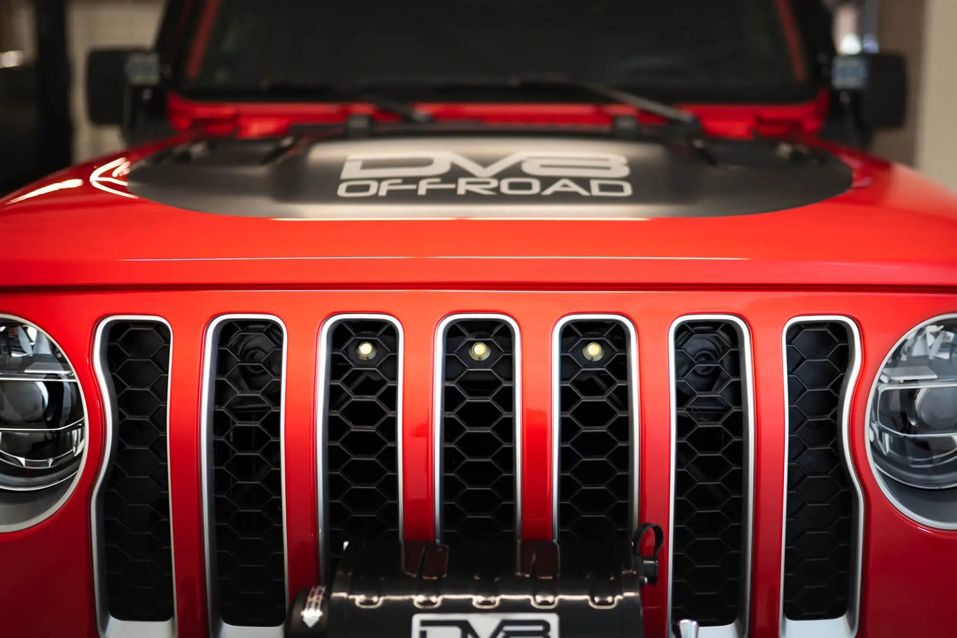 DV8 Offroad Set of three amber accent lights that install inside the front grill of the 20+ Jeep Gladiator JT. The mounting bracket is constructed from steel & powder coated & the LED lights allow your vehicle to be seen easier in low situations by DV8 Offroad