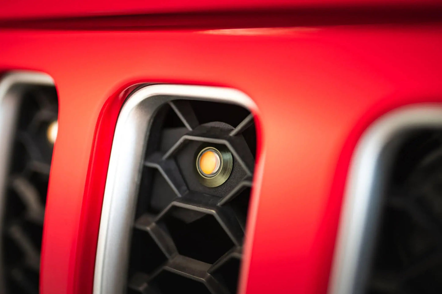 DV8 Offroad Set of three amber accent lights that install inside the front grill of the 20+ Jeep Gladiator JT. The mounting bracket is constructed from steel & powder coated & the LED lights allow your vehicle to be seen easier in low situations by DV8 Offroad
