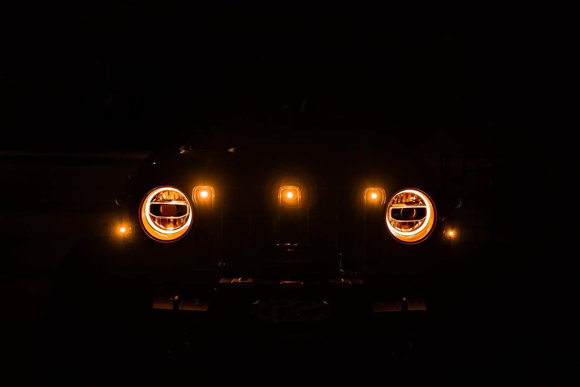 DV8 Offroad Set of three amber accent lights that install inside the front grill of the 18+ Jeep Wrangler JL. The mounting brackets are constructed from steel & powder coated & the LED lights allow your vehicle to be seen easier in low situations by DV8 Offroad