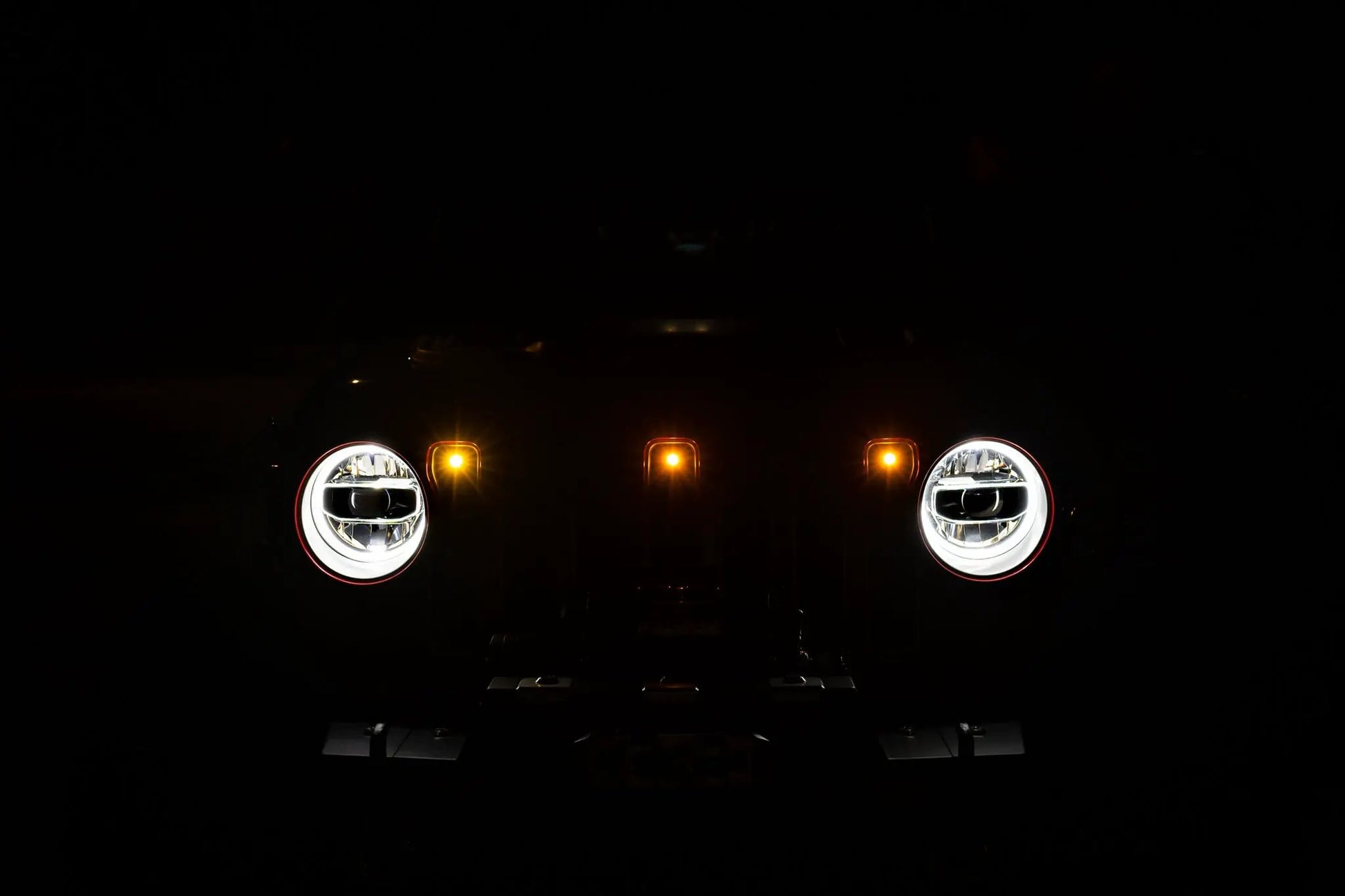 DV8 Offroad Set of three amber accent lights that install inside the front grill of the 18+ Jeep Wrangler JL. The mounting brackets are constructed from steel & powder coated & the LED lights allow your vehicle to be seen easier in low situations by DV8 Offroad