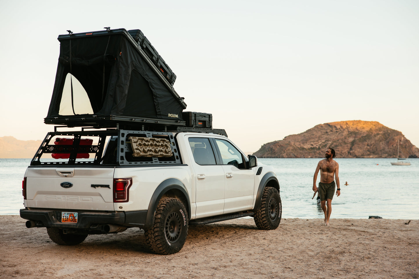ROAM The Desperado Hardshell Rooftop Tent by ROAM