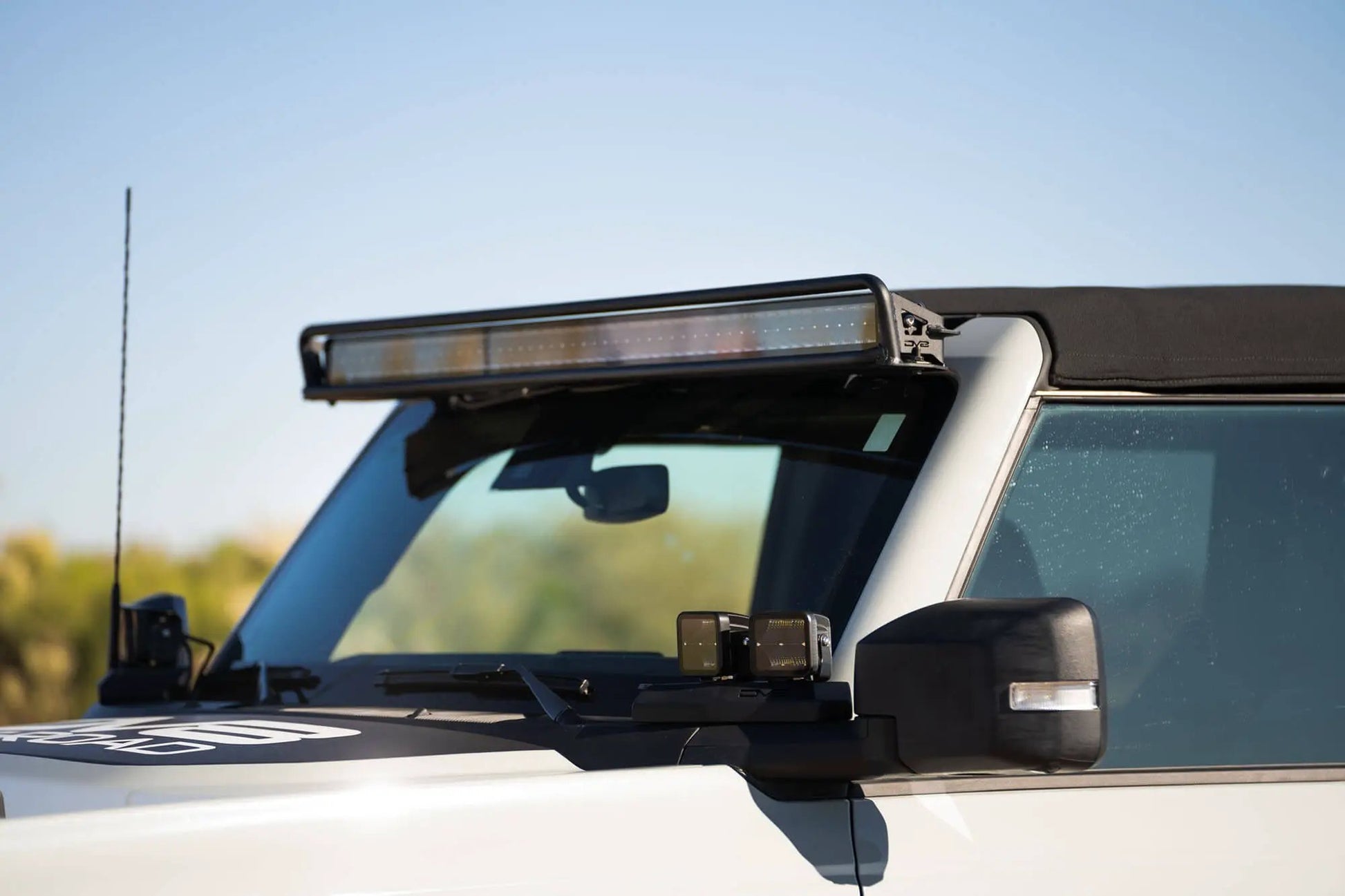 DV8 Offroad 2021-22 Ford Bronco; 52-Inch Straight LED Light Bar Mount by DV8 Offroad