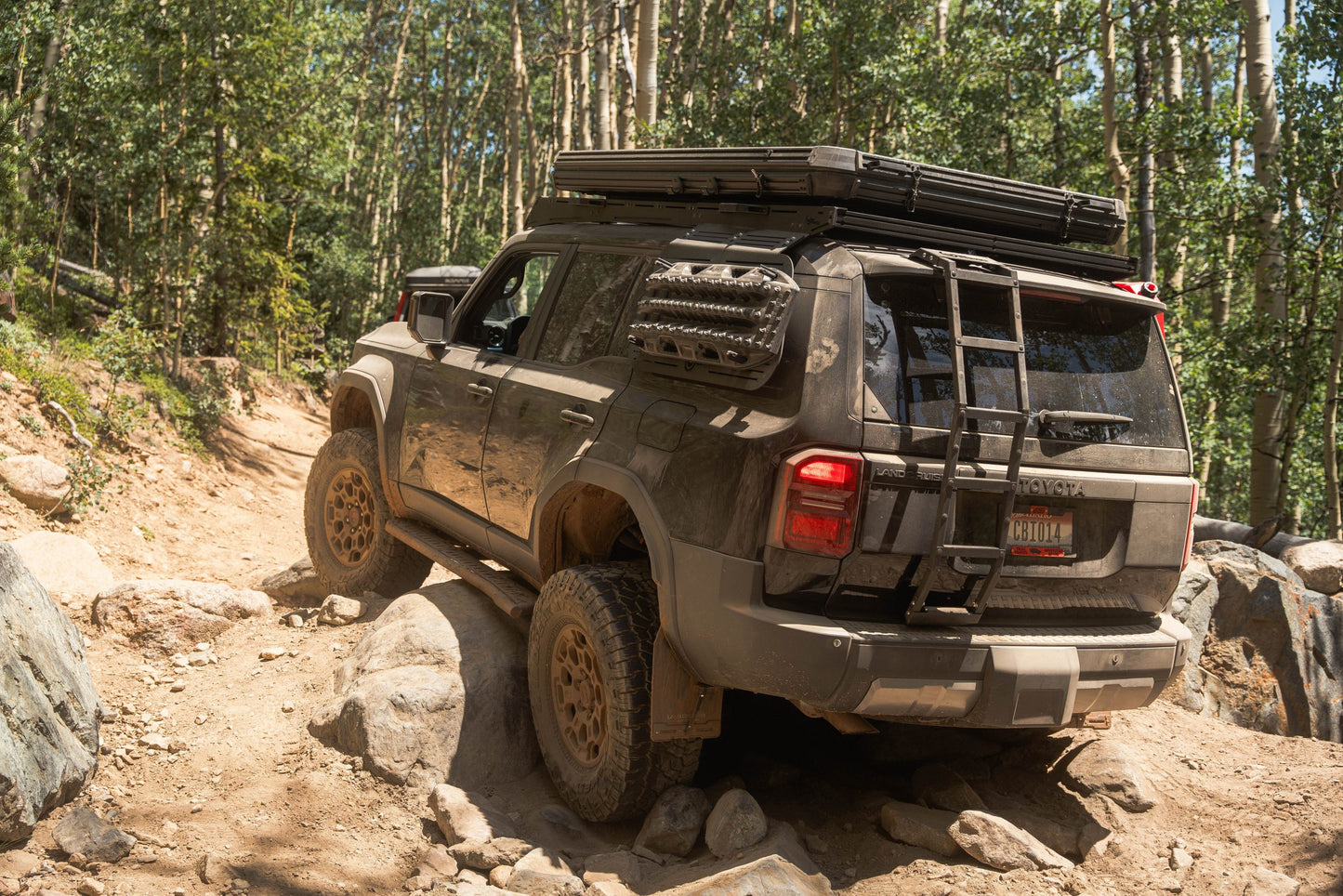 Защита порогов Land Cruiser Overland Kickout Rock Sliders | 2024-2025