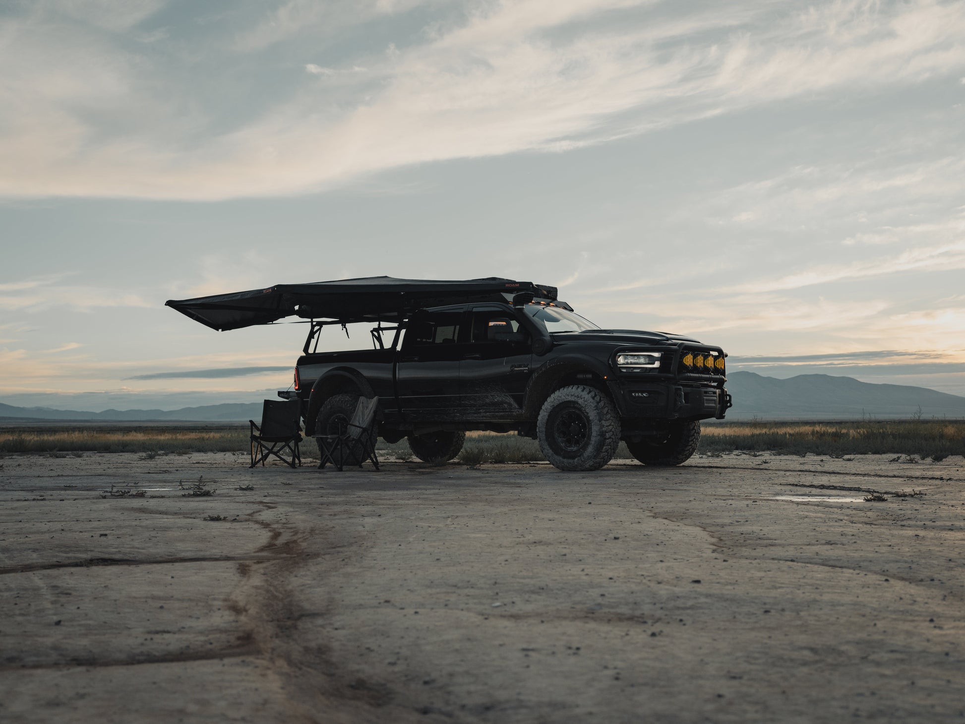 ROAM ARC 180 Awning by ROAM