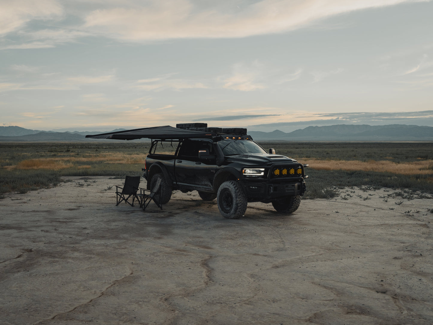 ROAM ARC 180 Awning by ROAM