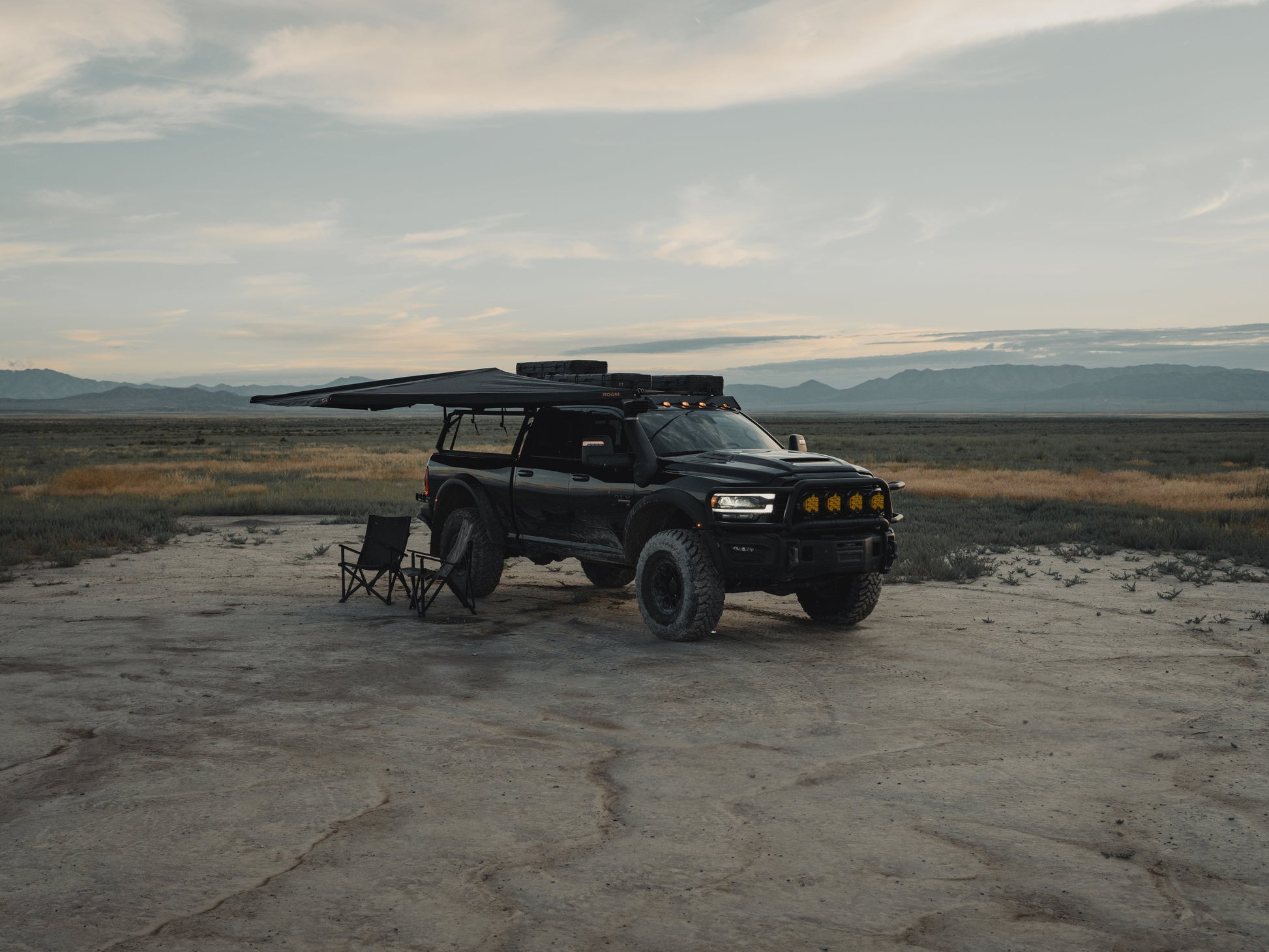 ROAM ARC 180 Awning by ROAM