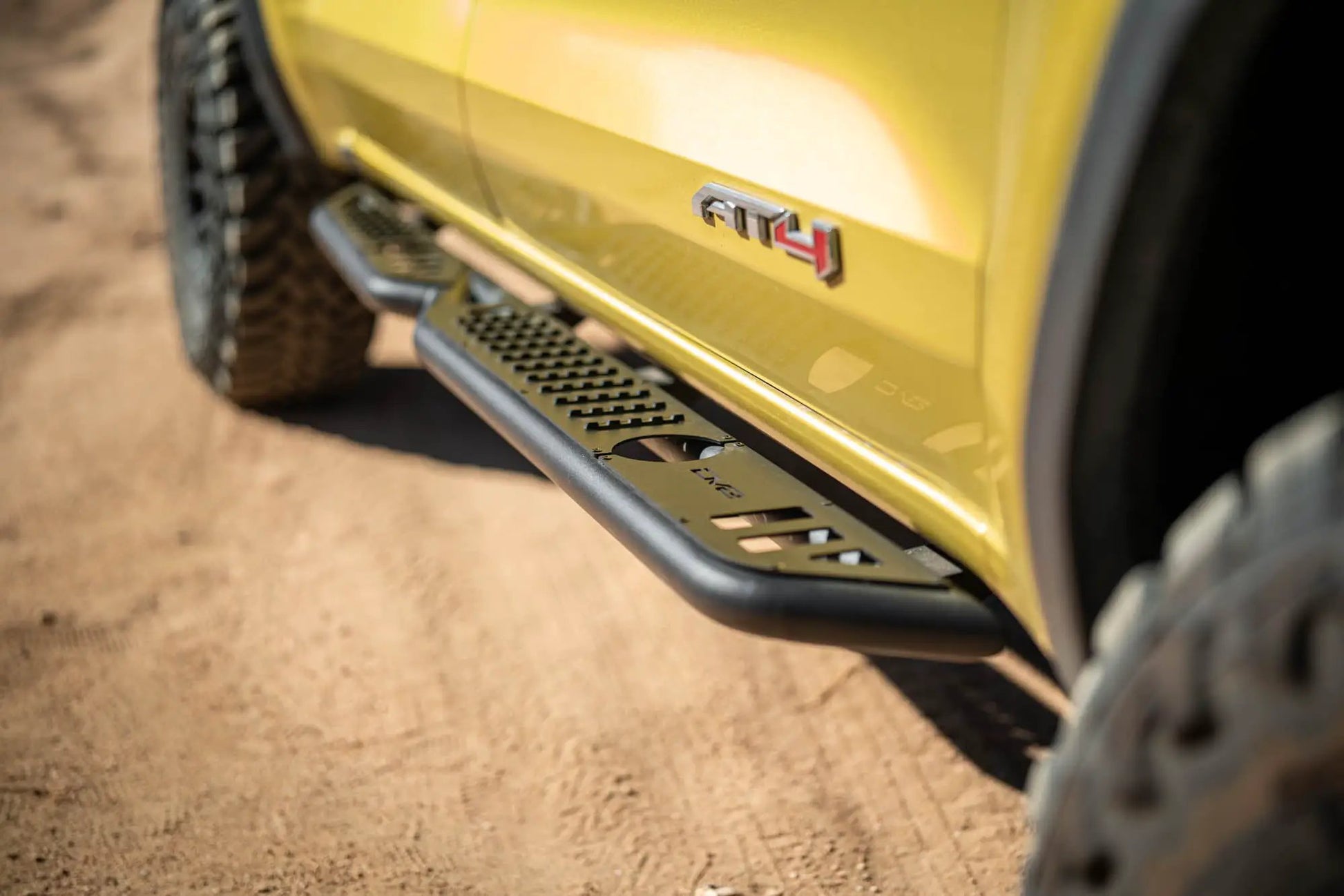DV8 Offroad 2023-2024 Chevy Colorado & GMC Canyon OE Plus Side Steps by DV8 Offroad