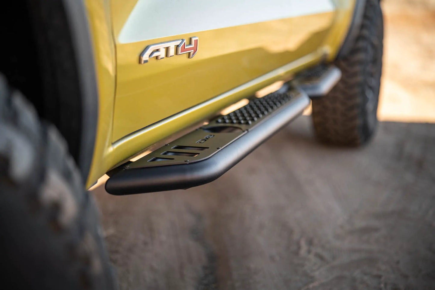 DV8 Offroad 2023-2024 Chevy Colorado & GMC Canyon OE Plus Side Steps by DV8 Offroad