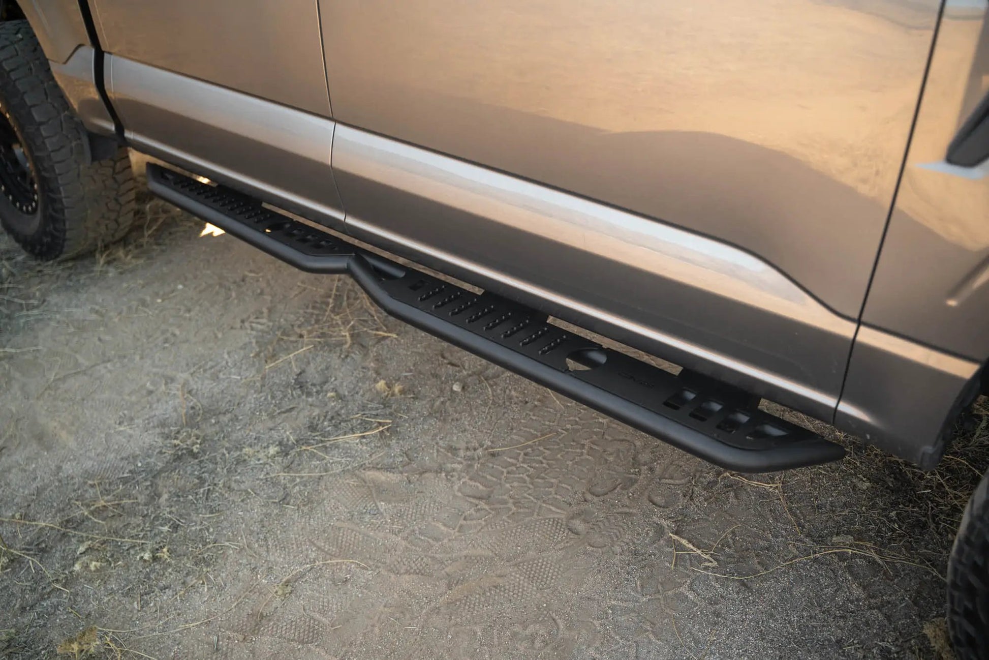 DV8 Offroad 2015-2024 Ford F-150 Crew Cab OE Plus Side Steps by DV8 Offroad
