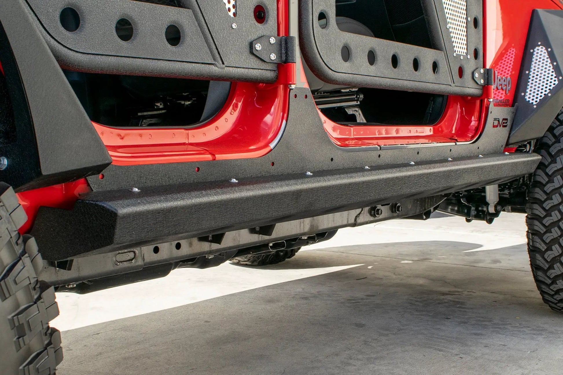 DV8 Offroad 07-18 Jeep JK 4-Door Rock Slider with Rock Skin by DV8 Offroad