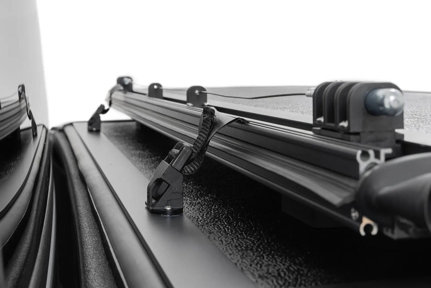 Rough Country Hard Low Profile Bed Cover | 5' Bed | Jeep Gladiator JT 4WD (2020-2025) by Rough Country