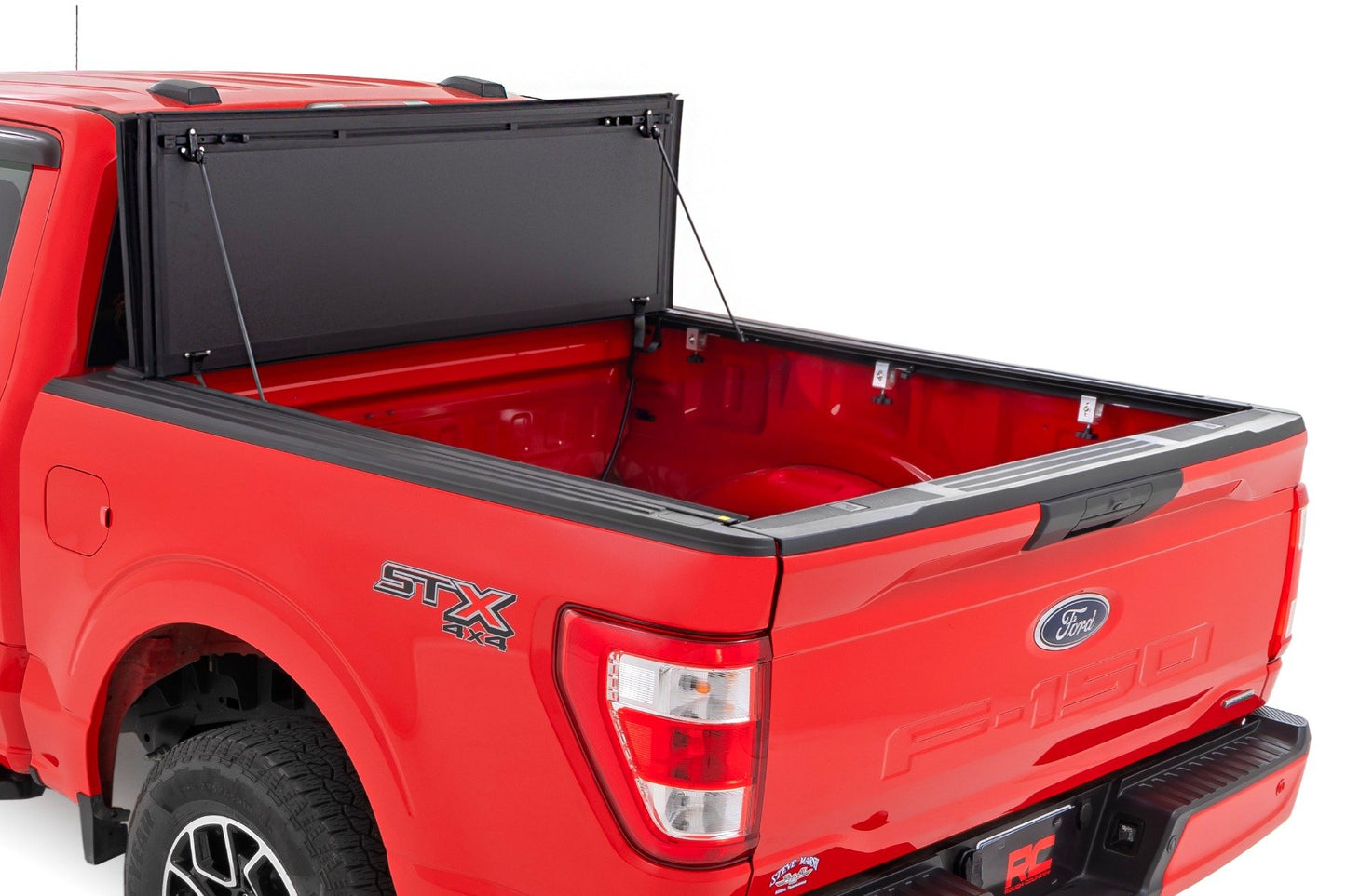 Жесткое трехсекционное складывающееся покрытие кузова | Кузов 5'7" | Ford F-150 2WD/4WD (2015-2020)