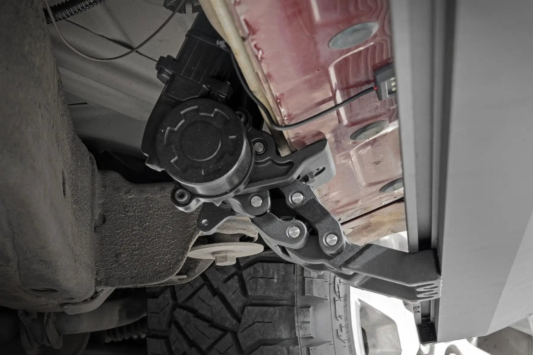 Rough Country Power Running Boards | Dual Electric Motor | Chevy/GMC Tahoe/Yukon (15-20) by Rough Country