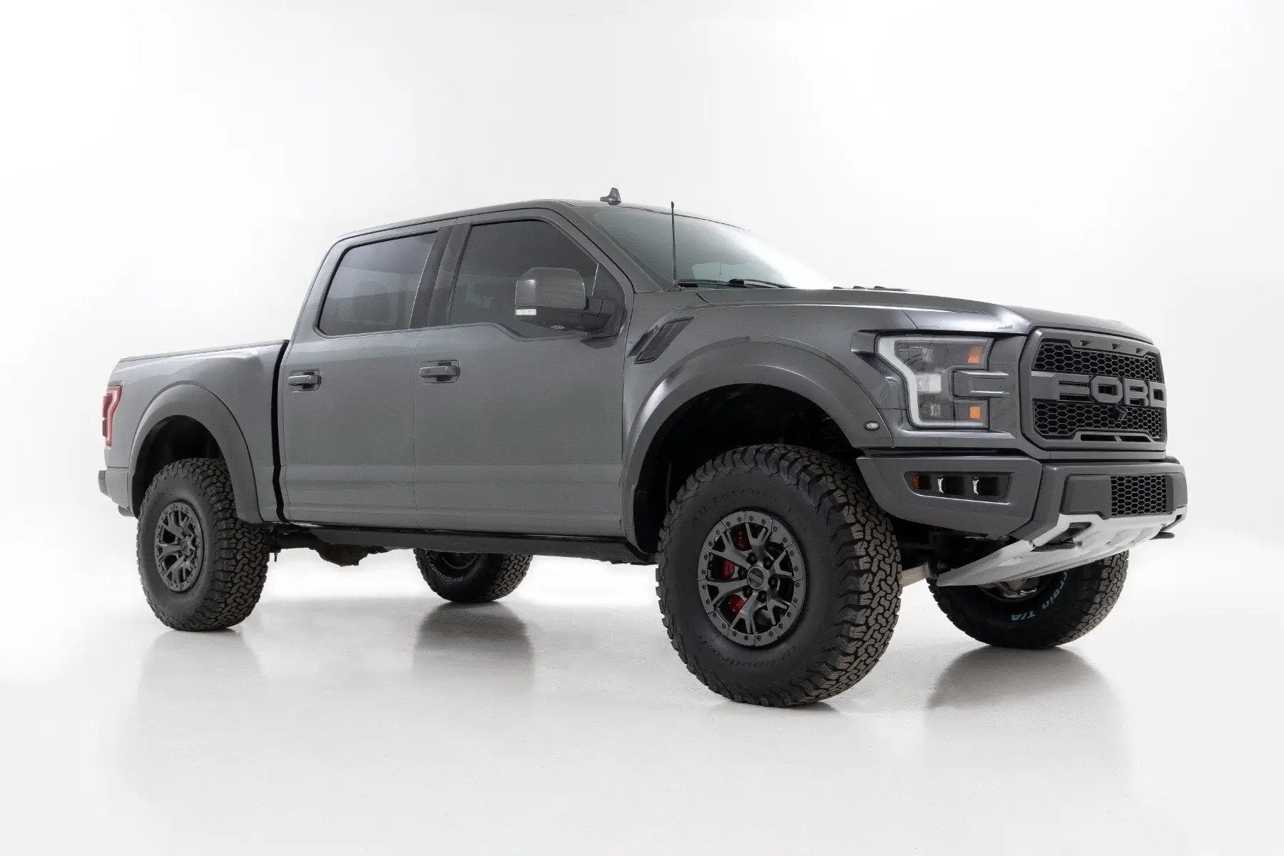 Rough Country 2.5 Inch Lift Kit | Ford Raptor 4WD (2019-2020) by Rough Country