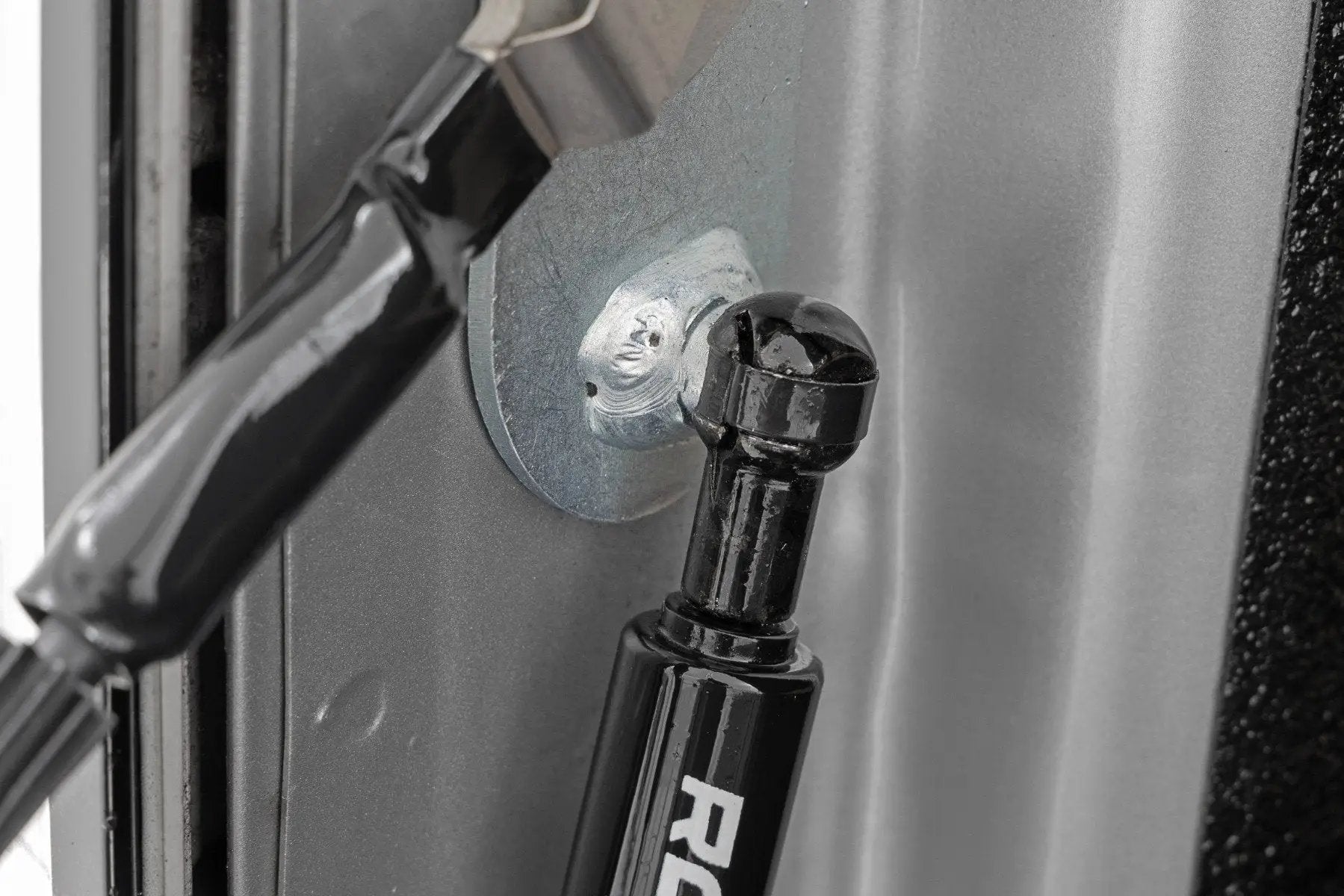 Rough Country Tailgate Assist | Chevy/GMC Canyon/Colorado 2WD/4WD (2015-2022) by Rough Country