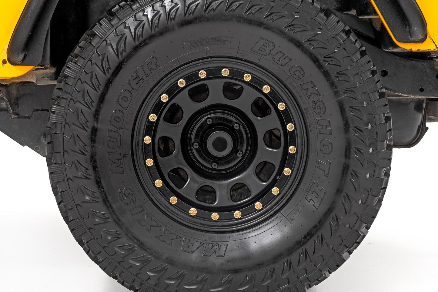 Rueda de acero con aros decorativos tipo "beadlock" simulados | Negro | 17x9 | 5x5 | 3.30 Diámetro central | -12