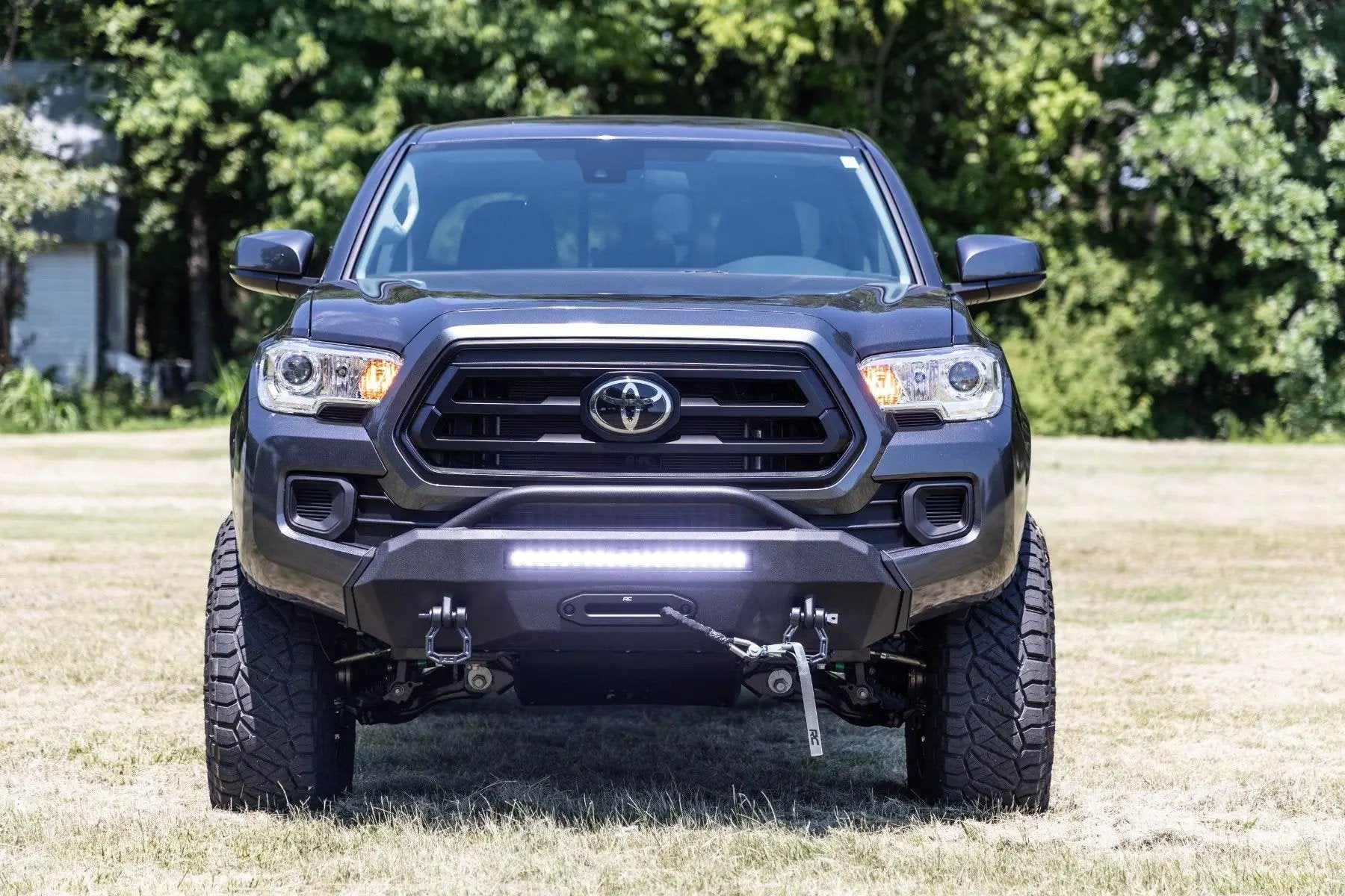 Rough Country Front Bumper | Hybrid | 9500-Lb Pro Series Winch | Synthetic Rope | Toyota Tacoma (16-23) by Rough Country