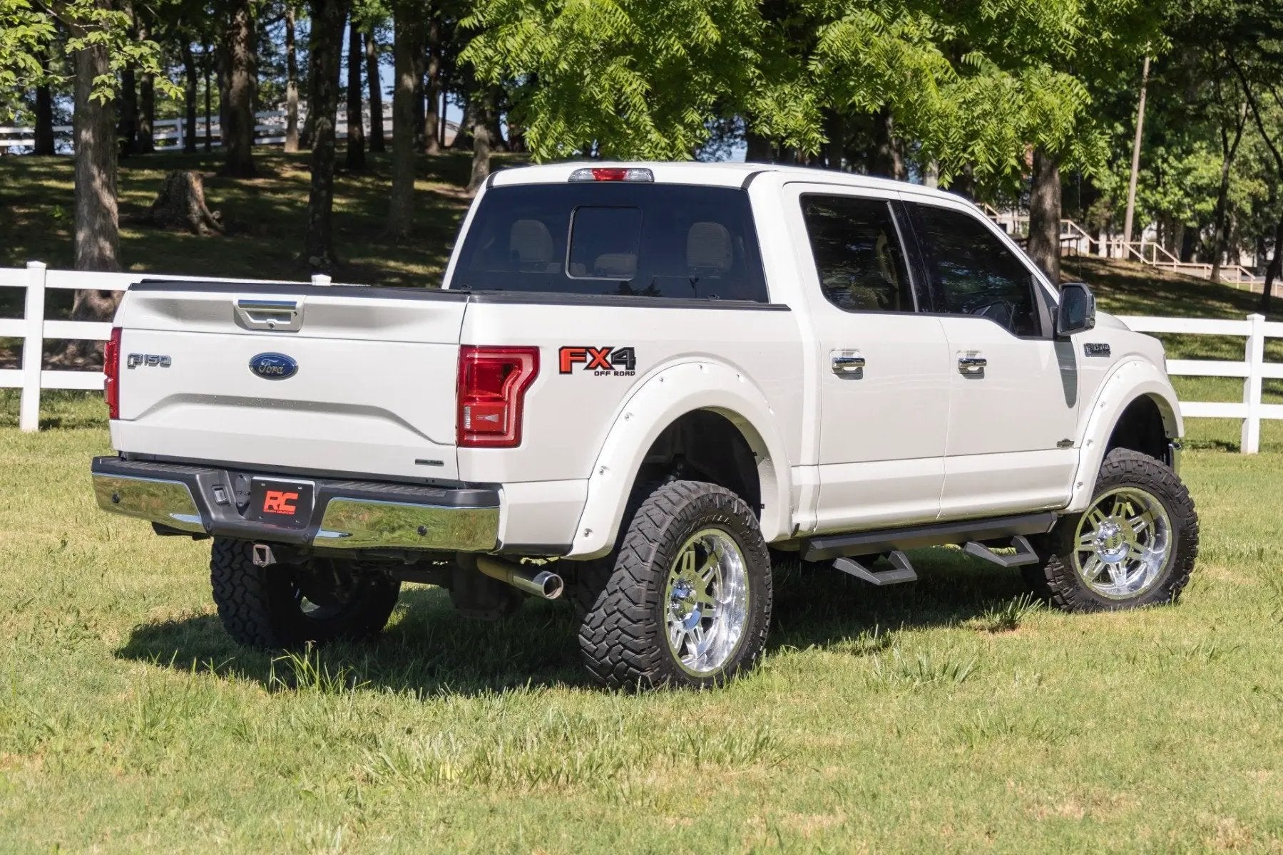 Rough Country SRX2 Adj Aluminum Step | Crew Cab | Ford F-150/Lightning/F-250/F-350/Raptor (15-25) by Rough Country