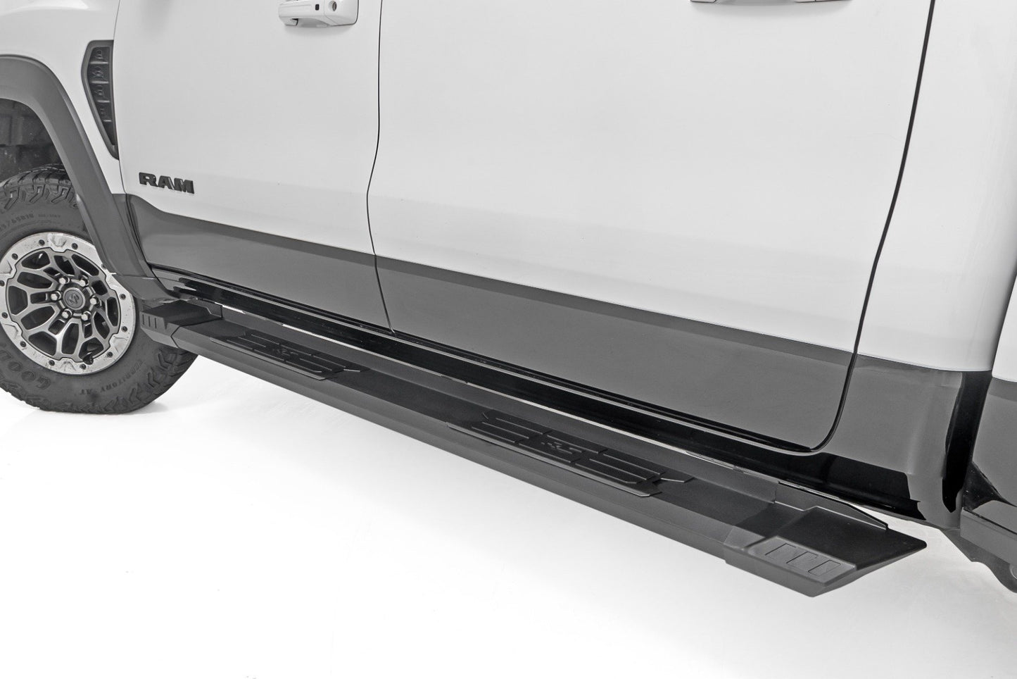 Estribos de Aluminio HD2 | Cabina Doble | Ram 1500 (19-26)/1500 TRX (21-24)