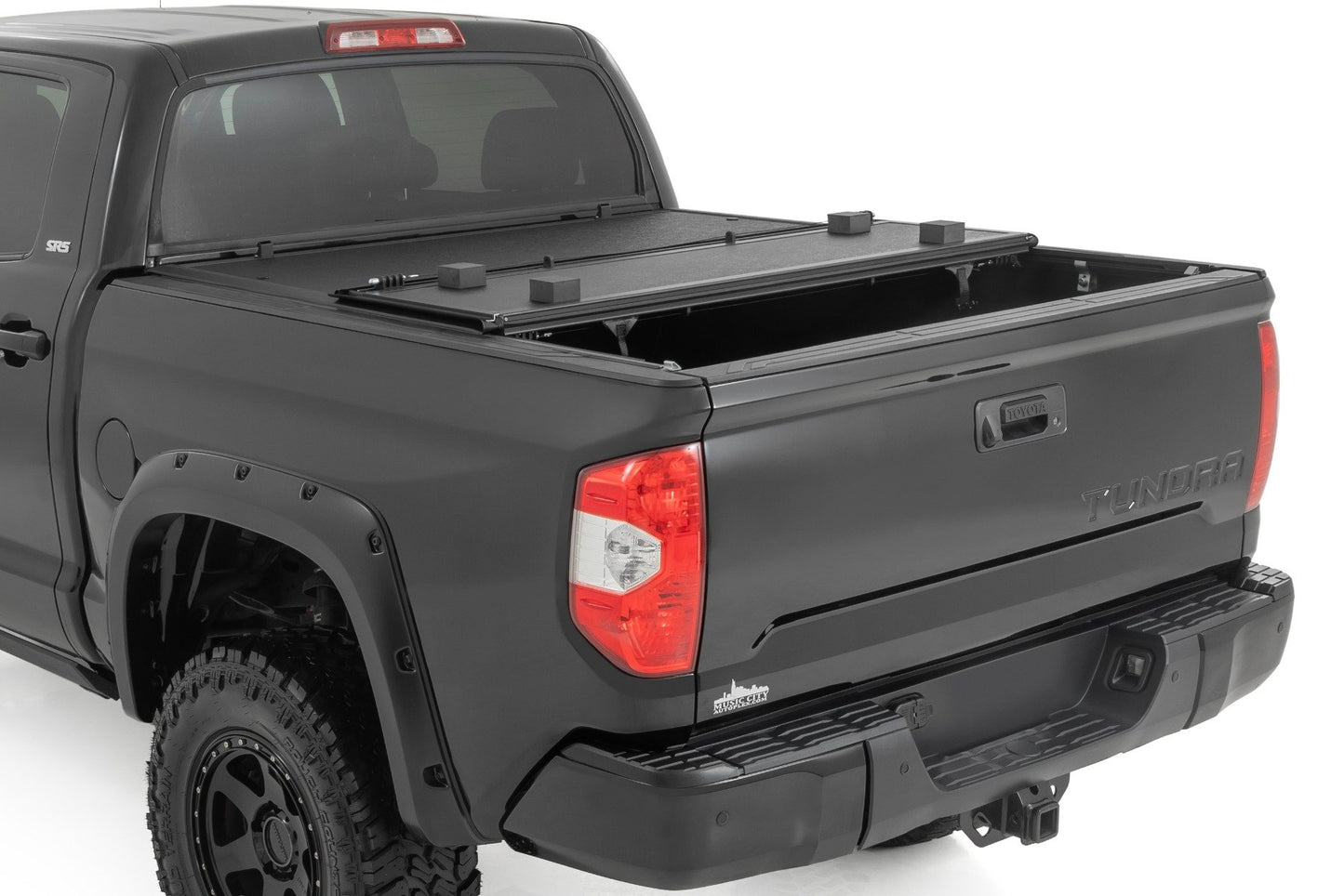 Rough Country Hard Low Profile Bed Cover | 5'7" Bed | Toyota Tundra 2WD/4WD (2007-2021)
