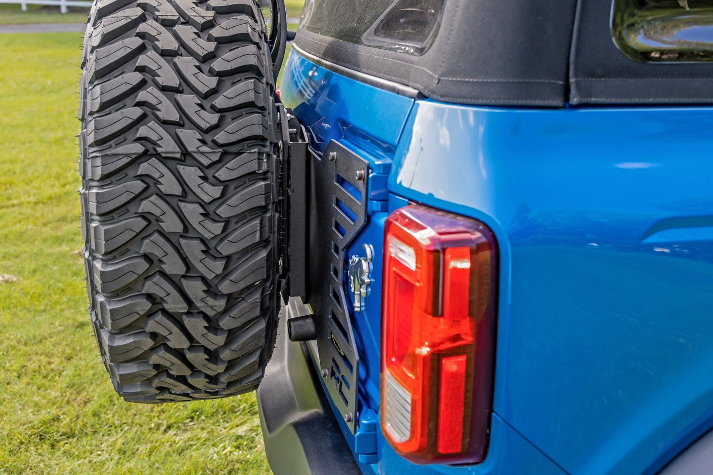 Reubicación de rueda de repuesto | Refuerzo de portón trasero | Ford Bronco 4WD (2021-2025)