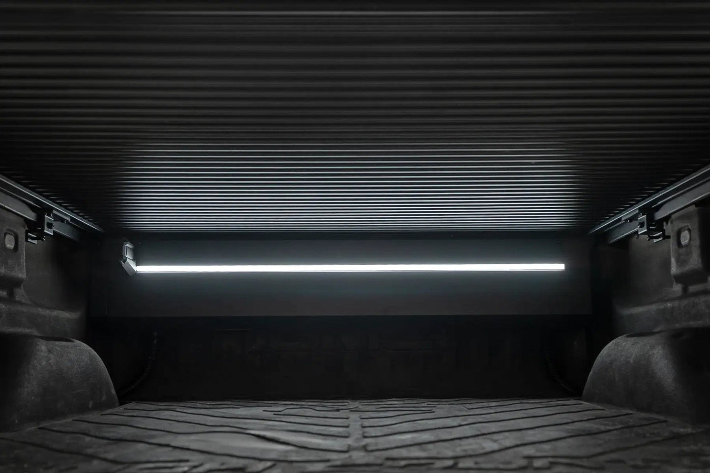 Rough Country Powered Retractable Bed Cover | 5'9" Bed | Chevy/GMC 1500 (14-18 & Classic) by Rough Country