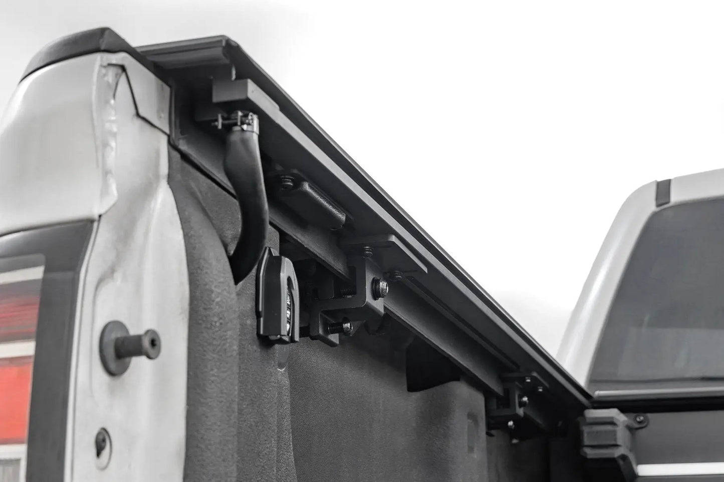 Rough Country Powered Retractable Bed Cover | 5'9" Bed | Chevy/GMC 1500 (14-18 & Classic) by Rough Country