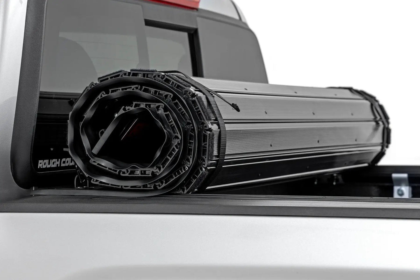 Rough Country Hard Roll Up Bed Cover | 5' Bed | Chevy/GMC Canyon/Colorado 2WD/4WD (15-22) by Rough Country