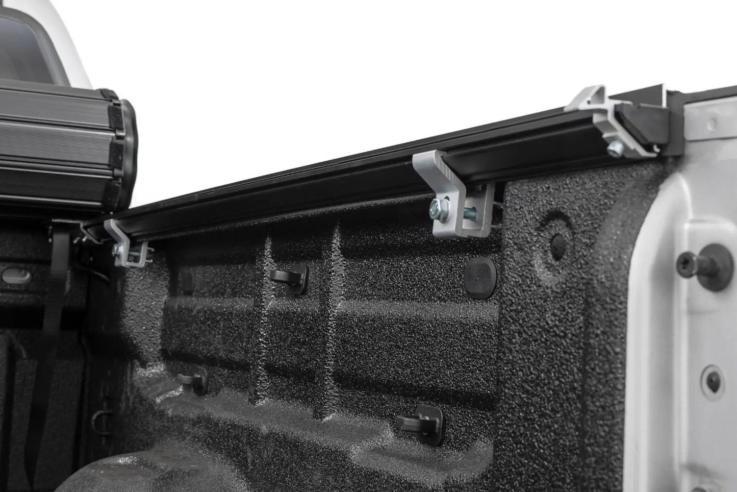 Rough Country Hard Roll Up Bed Cover | 5' Bed | Chevy/GMC Canyon/Colorado 2WD/4WD (15-22) by Rough Country