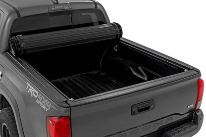 Жесткая сворачивающаяся крышка кузова | Кузов 5 футов | Toyota Tacoma 2WD/4WD (2016-2023)