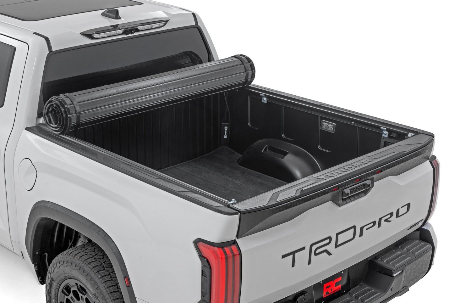 Cubierta Rígida Enrollable para Camioneta | Cama de 5'7" | Toyota Tundra 2WD/4WD (2022-2026)