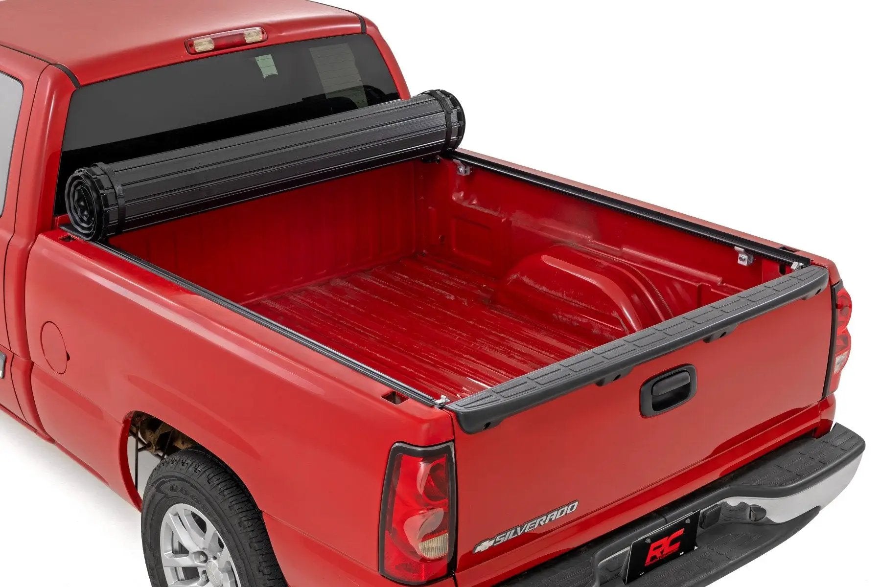 Rough Country Hard Roll Up Bed Cover | 6'7" Bed | Chevy/GMC 1500 (00-06 & Classic) by Rough Country